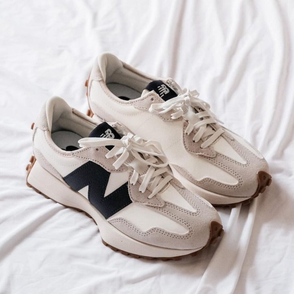 New Balance 327 Shoes White/Grey/Black for Women.